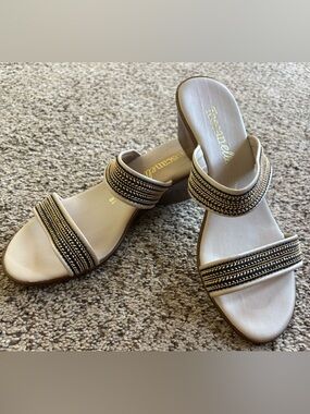 Toscanella Handmade 2” Wedge Slip-on Sandal w Woven Black & Gold Bead Straps 8.5